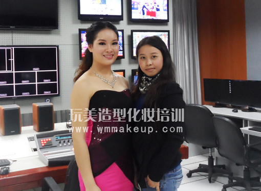 玩美造型为“好一生”电视栏目品推会提供化妆造型服务