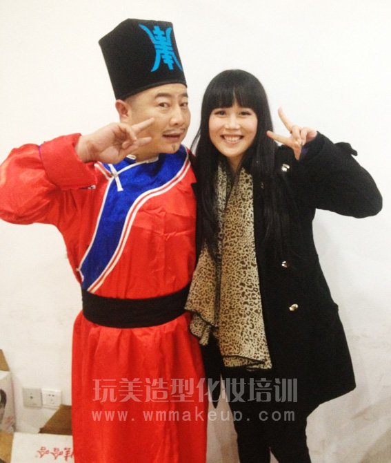 长沙玩美化妆学校为“一生一世合家欢”贺岁片提供化妆造型服务