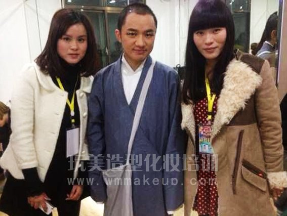 长沙玩美化妆学校为“一生一世合家欢”贺岁片提供化妆造型服务