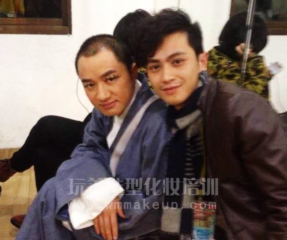 长沙玩美化妆学校为“一生一世合家欢”贺岁片提供化妆造型服务