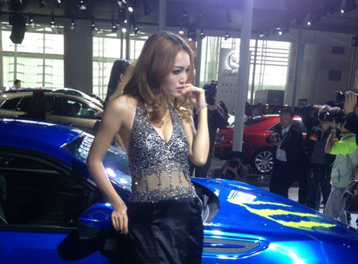 玩美化妆学校为2014长沙国际车展化妆造型