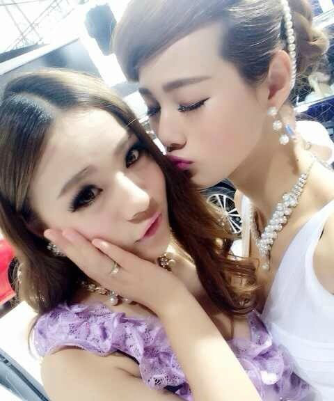 玩美化妆学校为2014长沙国际车展化妆造型