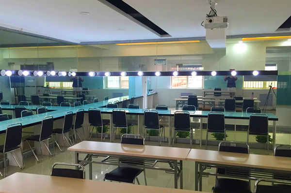 长沙芙蓉区化妆培训学校推荐