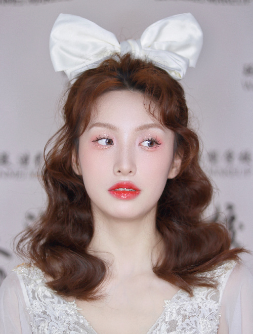 白纱宴会礼服造型